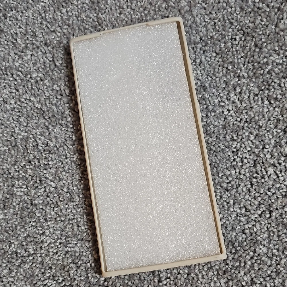 🟠B9🔹️Leopard Print Phone Case - Cream and Gray